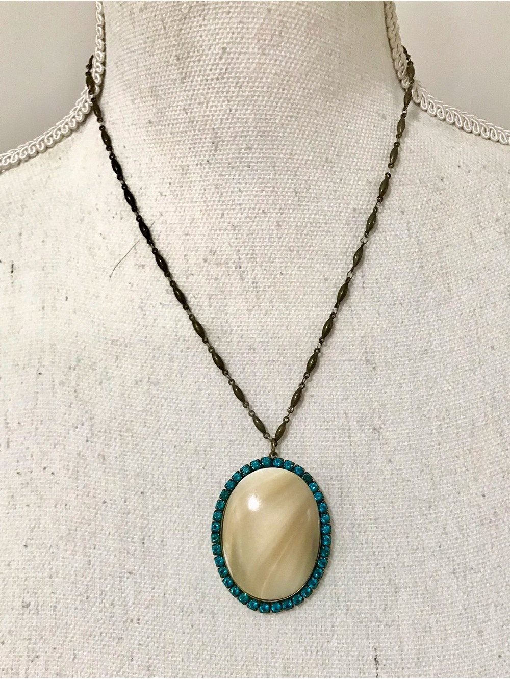Liz Palacious Aurora Borealis Pendant Necklace with Turquoise Swarovski crystal